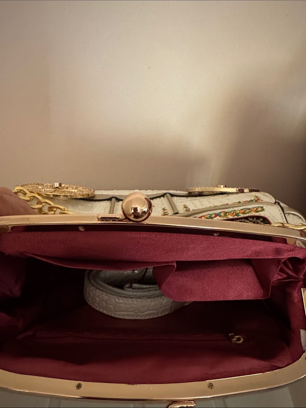 White Embellished Carriage purse with Gold Chain Detail and shoulder strap - Picture 6 of 7